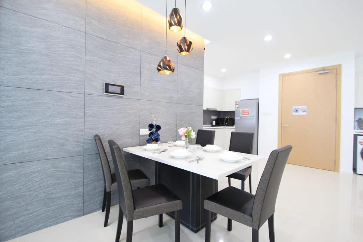 A Stylish High-Floor 2Br Suasana Suites Views Johor Bahru Eksteriør bilde